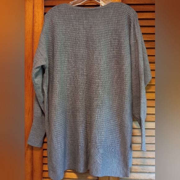 St John's Bay Women's Gray Ribbed Sweater High Low Hem Longer Size XL - Picture 3 of 15